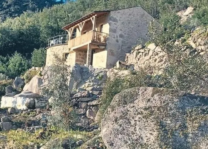 Gardunha Stone Semesterbostad *